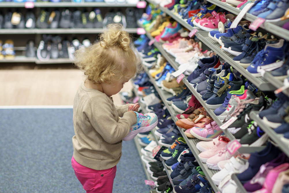 Escoger un buen calzado es importante para la salud de los más pequeños de casa